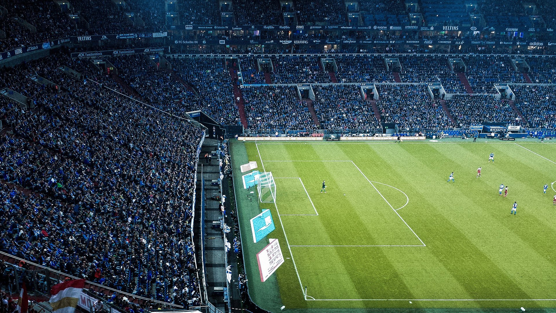 德甲球队在高强度对抗下体能衰减与技术失误关系研究，德甲身体对抗强吗